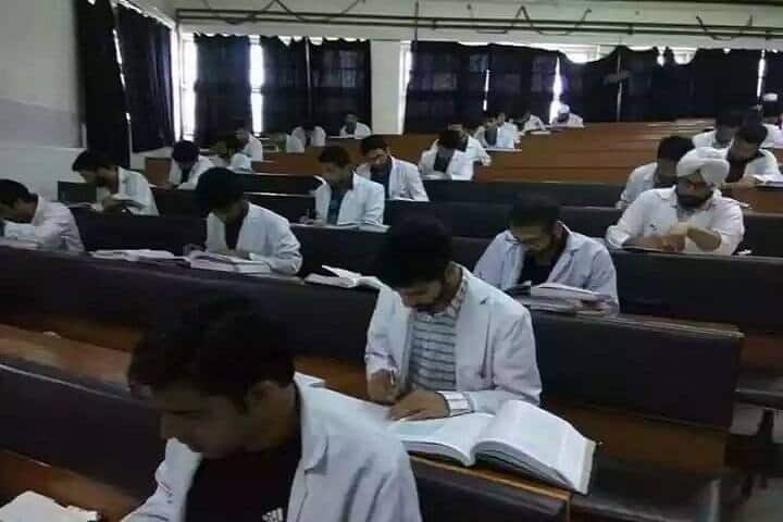 Government College of Nursing, Government Medical College, Srinagar campus photo 3