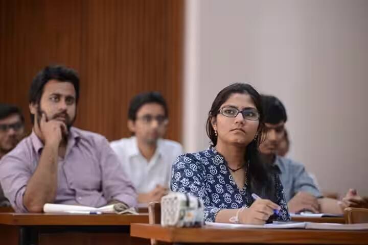 School of Law, Pandit Deendayal Energy University, Gandhinagar campus photo 6