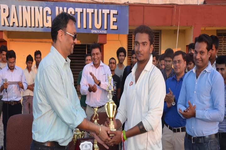 People's Institute of Hotel Management Catering Technology and Applied Nutrition, People's University, Bhopal campus photo 4
