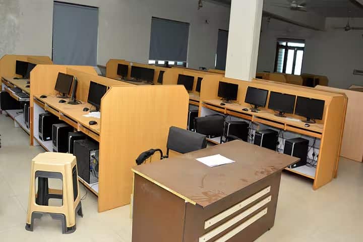 Arpit Nursing School and College, Rajkot campus photo 4