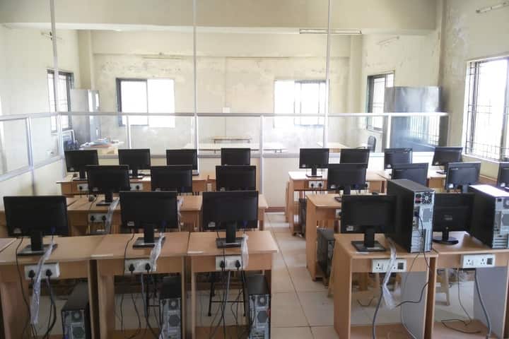 Mahavir Swami College of Engineering and Technology, Surat campus photo 3