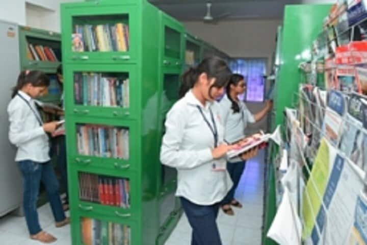 Suryadatta Institute of Fashion Technology, Pune campus photo 3