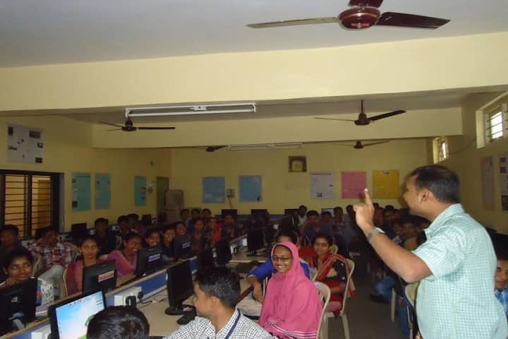 Shree Adarsh BCA College, Botad campus photo 6
