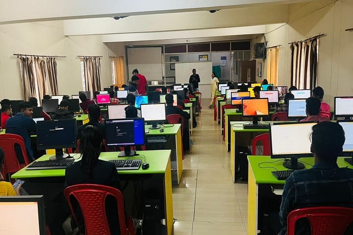 Krishna's Vikash Institute of Technology, Raipur campus photo 3