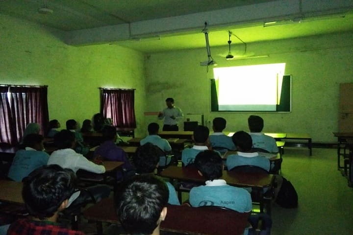 Kai Yashodabai Dagadu Saraf Charitable Trust's College of Pharmacy, Bhusawal campus photo 3