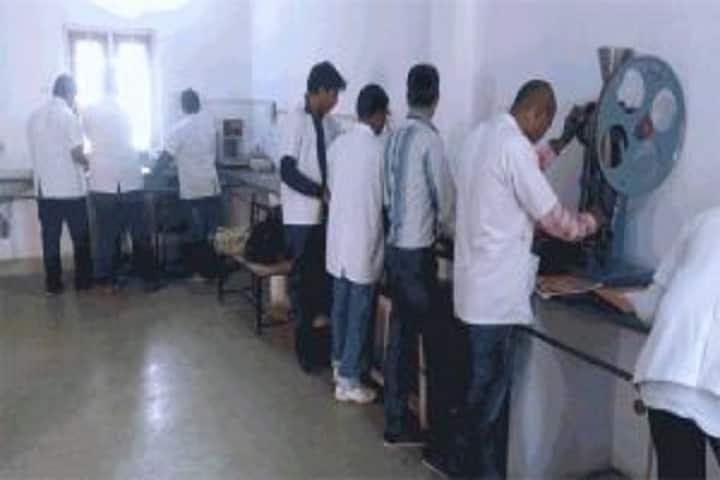 Moulana Abul Kalam Azad College of Pharmacy, Raipur campus photo 5