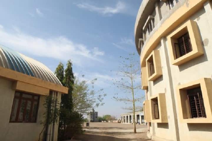 Lalitaben Ramniklal Shah Homoeopathy College, Jamnagar campus photo 3