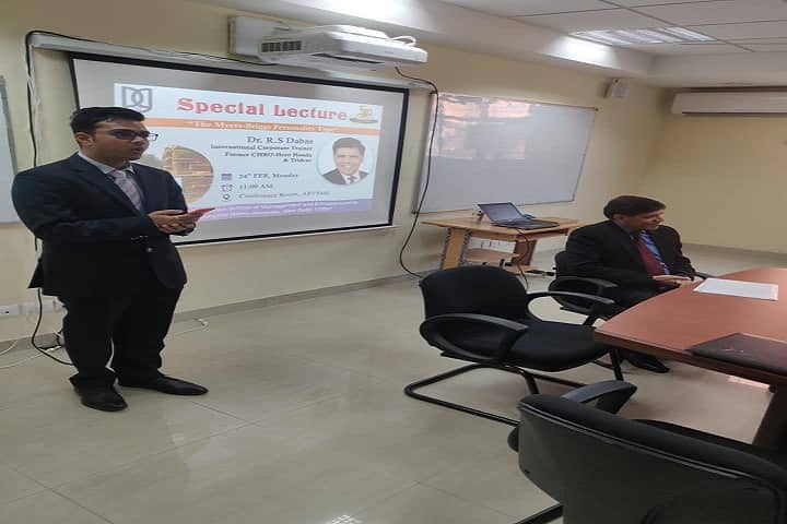 Atal Bihari Vajpayee School of Management and Entrepreneurship, Jawaharlal Nehru University, New Delhi campus photo 5