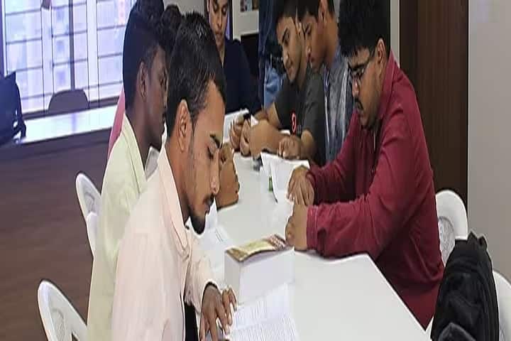Agarwal Vidya Vihar English Medium College, Surat campus photo 4