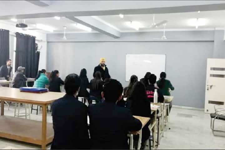 University School of Business, Chandigarh University, Chandigarh campus photo 2