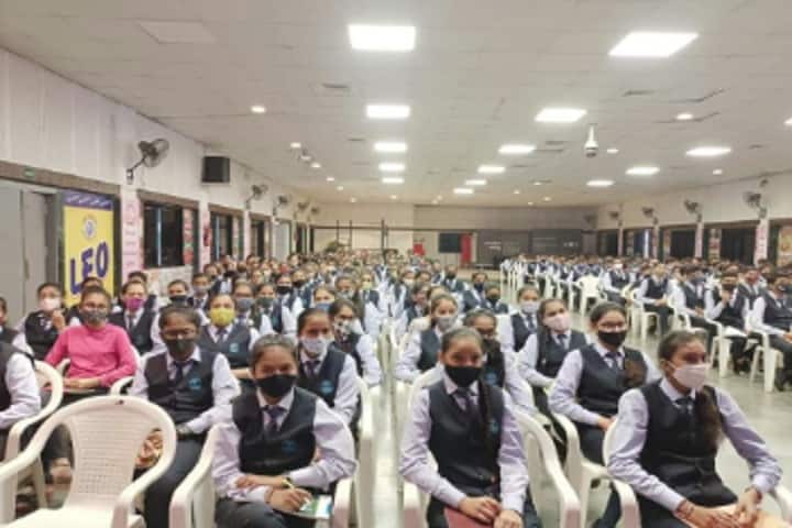 CD Pachchigar Homoeopathic Medical College, Surat campus photo 2