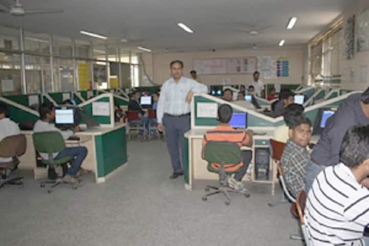Kalka Institute of Research and Advanced Studies, Delhi campus photo 5