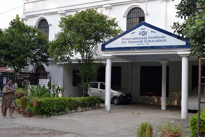 IISE Lucknow campus photo 4