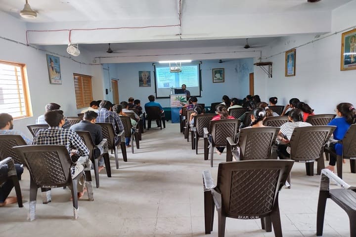 Shri Balahanuman Ayurved Mahavidyalaya, Gandhinagar campus photo 4