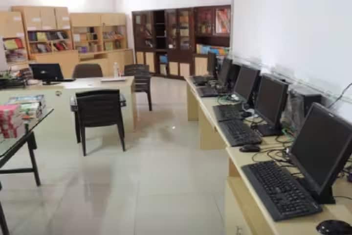 Eva College of Ayurved, Rajkot campus photo 4