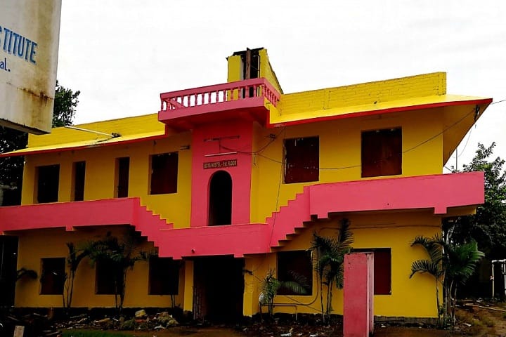 Kharagpur Pharmaceutical Institute, Kharagpur campus photo 3