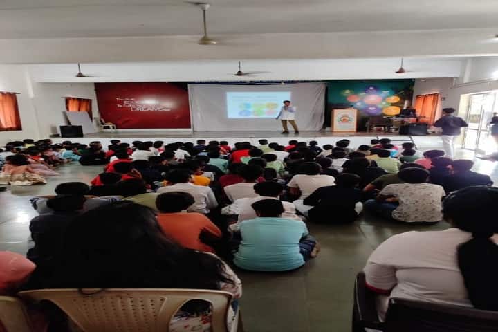 Murlidhar Ayurved College, Rajkot campus photo 6