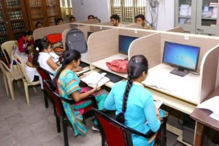 VT Choksi Sarvajanik College of Law, Surat campus photo 2
