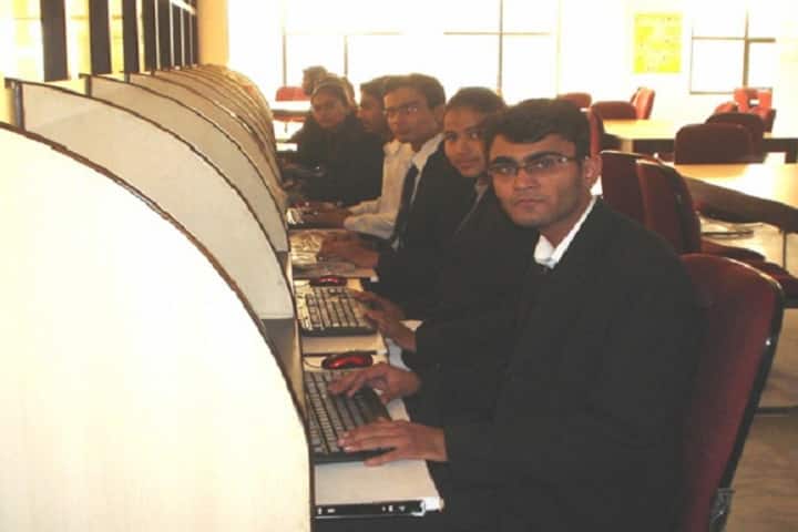 Unique Law College, Ghaziabad campus photo 2