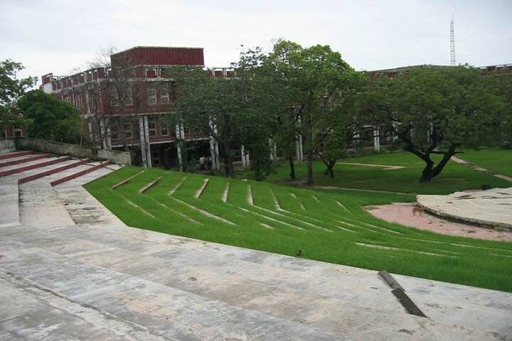 AAERT and SSB Faculty of Architecture, Sarvajanik College of Engineering and Technology, Surat campus photo 3