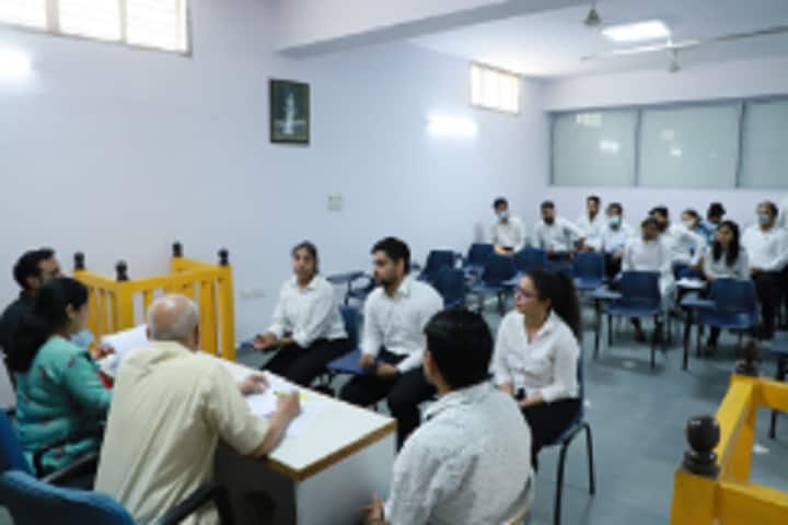 Shri Mangalam College of Law and Management, Noida campus photo 6