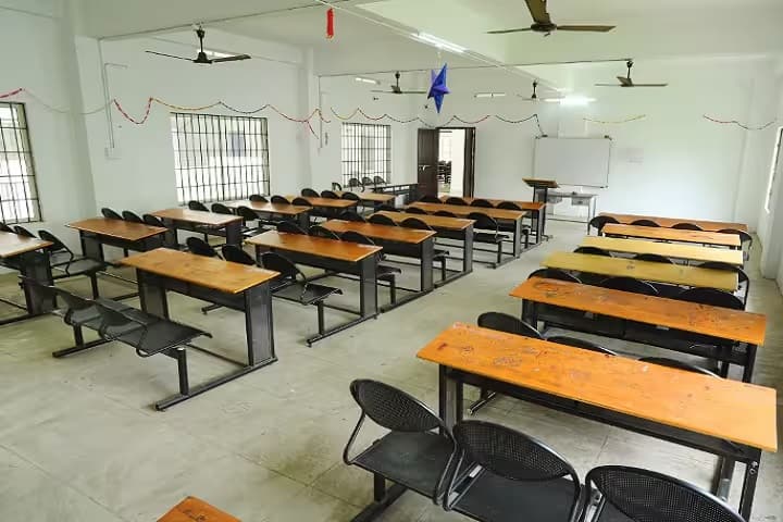 Sree Narayana Law College, Poothotta campus photo 2