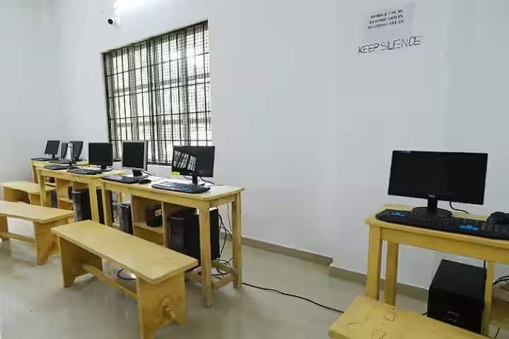 Sree Narayana Law College, Poothotta campus photo 3
