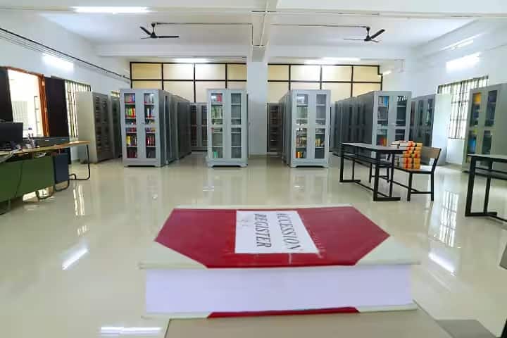Sree Narayana Law College, Poothotta campus photo 6