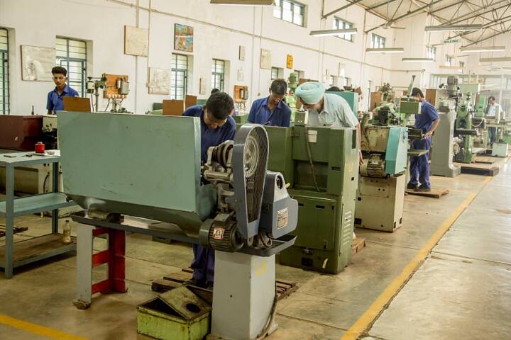 Sri CB Yeligar Polytechnic, Dharwad campus photo 6