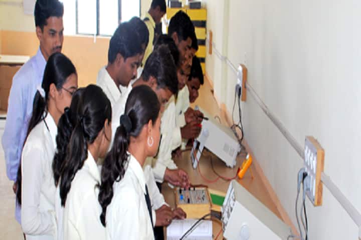 Vamanrao Ithape Polytechnic, Sangamner campus photo 2