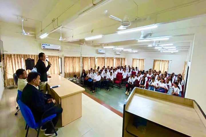 Shah Khimchandbhai Muljibhai Law College, Valsad campus photo 4