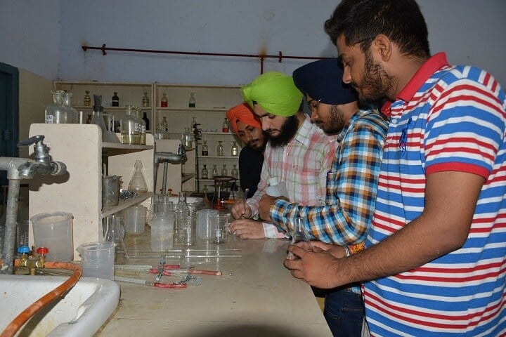 Gujranwala Guru Nanak Khalsa College of Pharmacy, Ludhiana campus photo 3