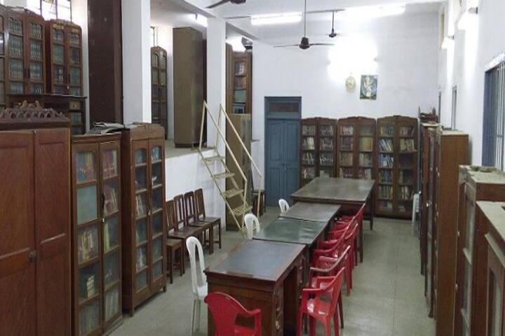Sau Kusum Tai Dabke Law College, Raipur campus photo 4