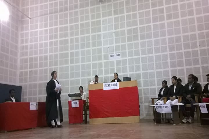 Sau Kusum Tai Dabke Law College, Raipur campus photo 5