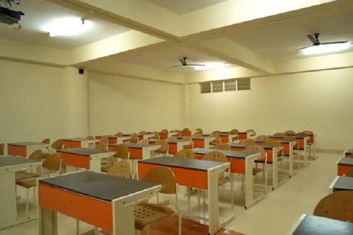 Oriental School of Law, Indore campus photo 3