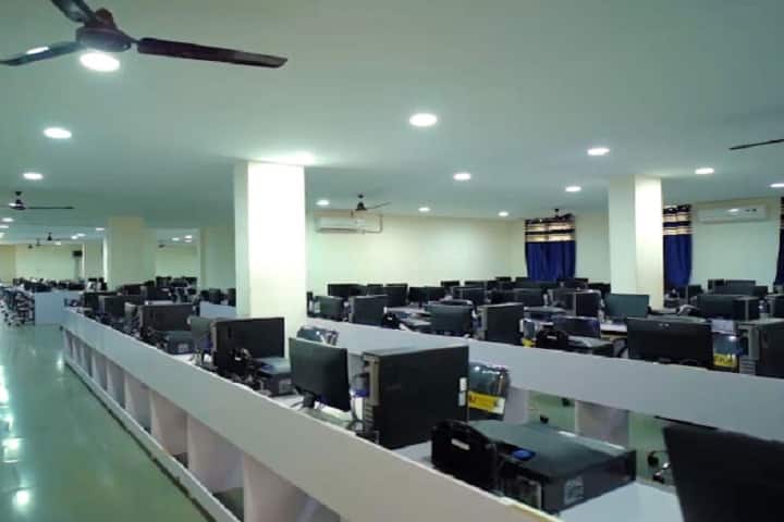 Oriental School of Law, Indore campus photo 4