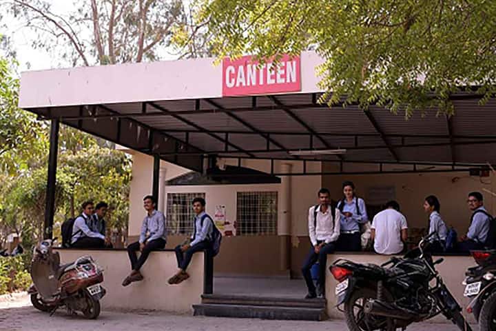 Shri Vaishnav Institute of Management and Science, Indore campus photo 5