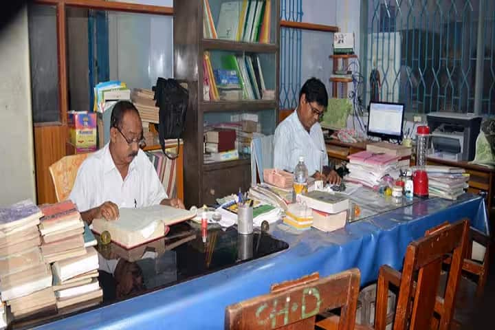 Mahishadal Raj College, Purba Medinipur campus photo 2