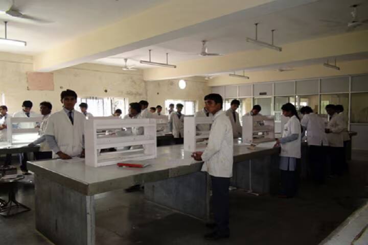 GRY Institute of Pharmacy, Khargone campus photo 3
