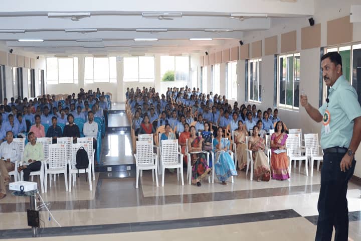 Govindrao Nikam College Of Pharmacy, Sawarde campus photo 2