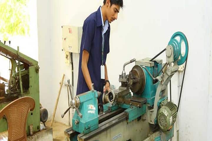 Sri Vinayaga Polytechnic College, Krishnagiri campus photo 4