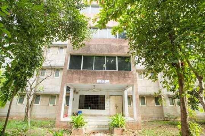 Mahamandleshwar Shri Krishnandji Law College, Bharuch campus photo 6