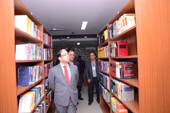 Lloyd Law College, Greater Noida campus photo 3