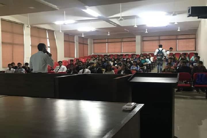 LJ School of Law, Ahmedabad campus photo 4
