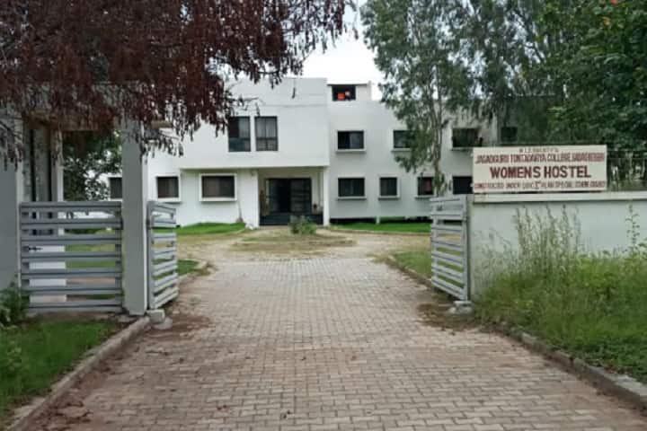 KLE Society's SA Manvi Law College, Gadag campus photo 4