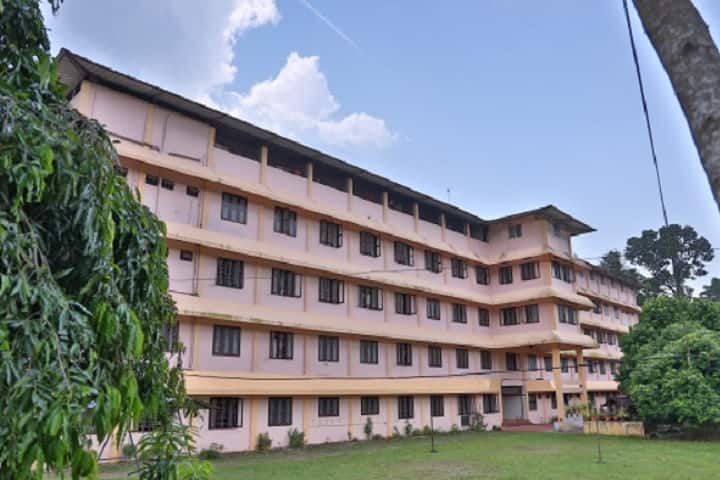 St James College of Pharmaceutical Sciences, Chalakudy campus photo 3