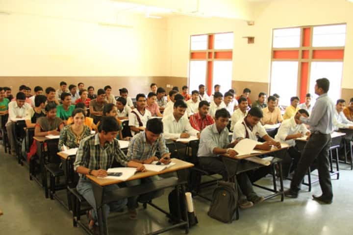 Karmayogi Engineering College, Solapur campus photo 5