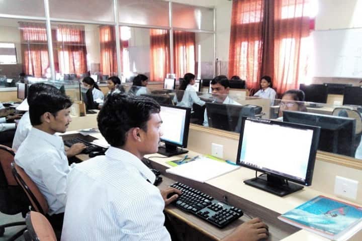 Karmayogi Engineering College, Solapur campus photo 6