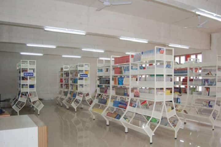 Karmayogi Engineering College, Solapur campus photo 4