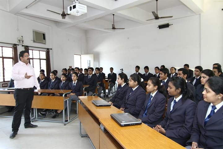 Integrated School of Law, Ghaziabad campus photo 5